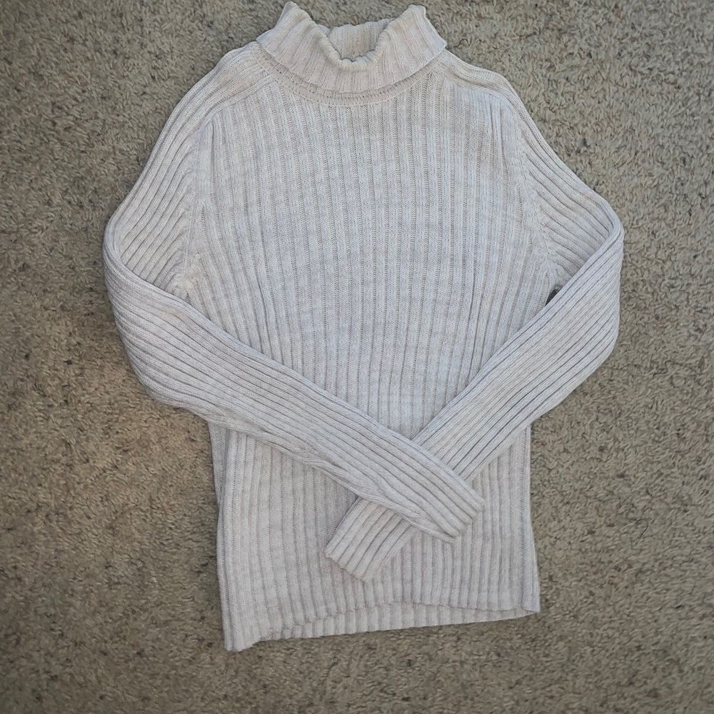 American Eagle Outfitters sweater